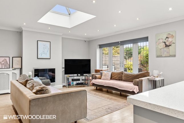 10, Beverley Close, Broxbourne photo 4