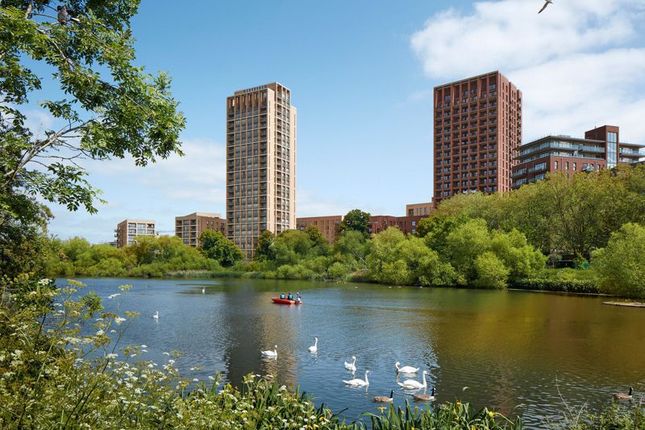 Flat 8, Hawfinch House, Moorhen Drive, London photo 5