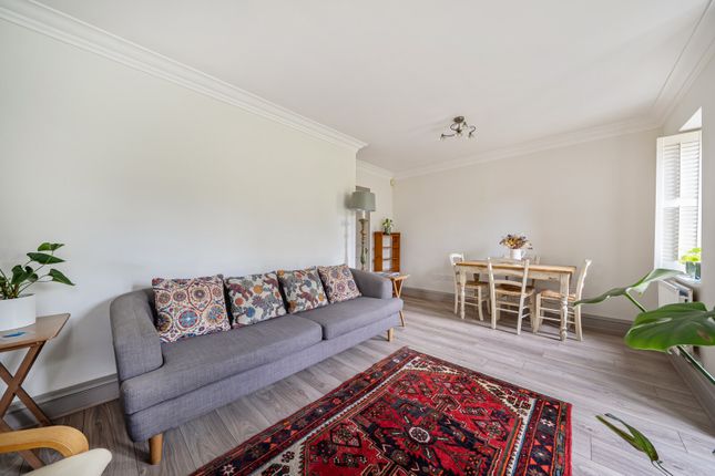 29, St. Martins Mews, Pyrford photo 4