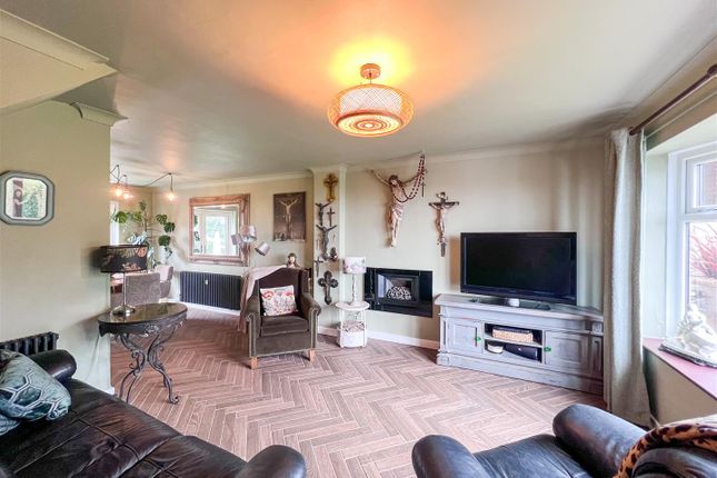 23, Quarry Close, Stoke-On-Trent photo 3