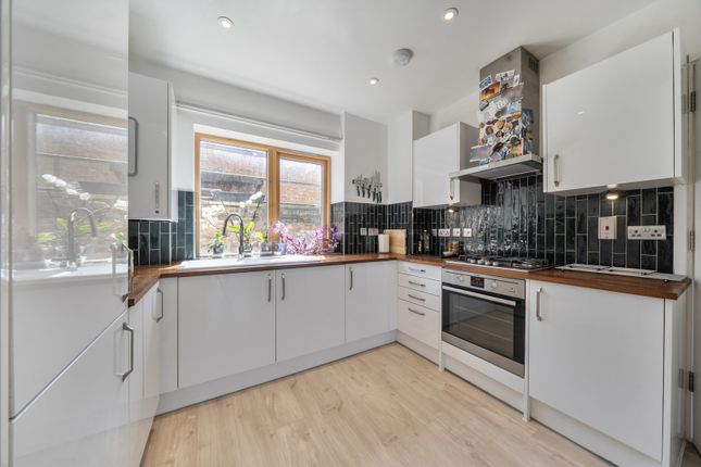 6, Hamlet Court, LONDON photo 4