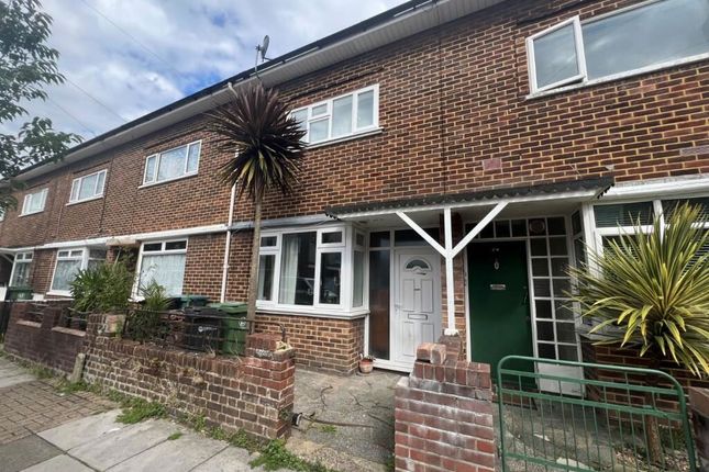 Thumbnail Terraced house for sale in Bath Road, Southsea