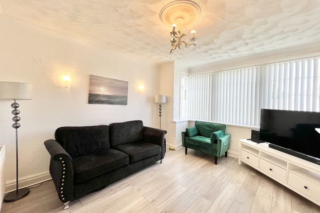 34, Crofton Avenue, Bispham photo 3