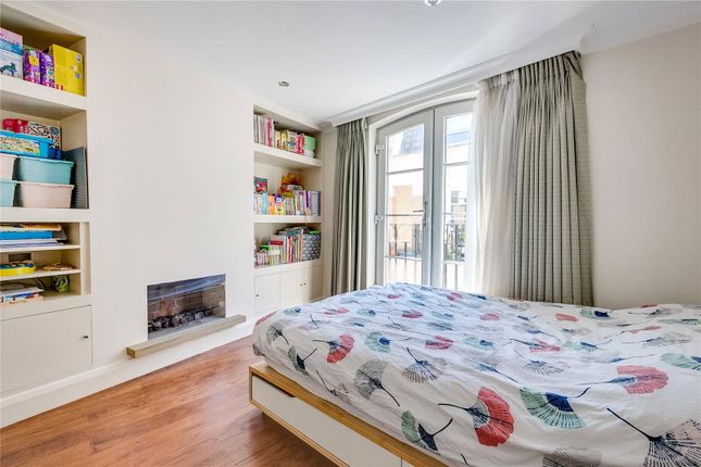 Mews house to rent in St. Peters Place, London