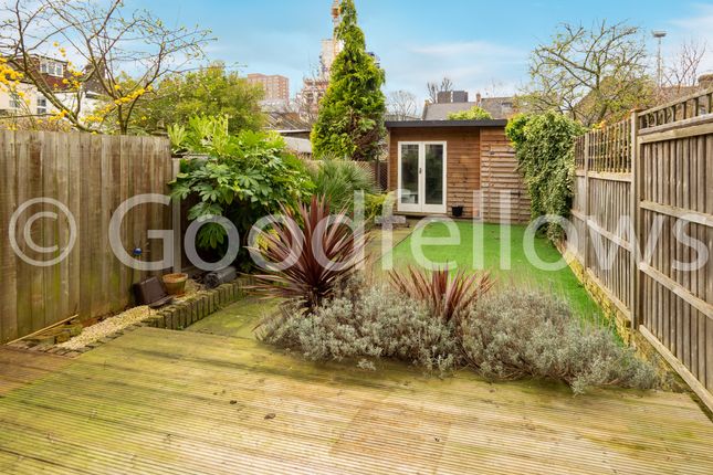 16, Reading Road, Surrey photo 5