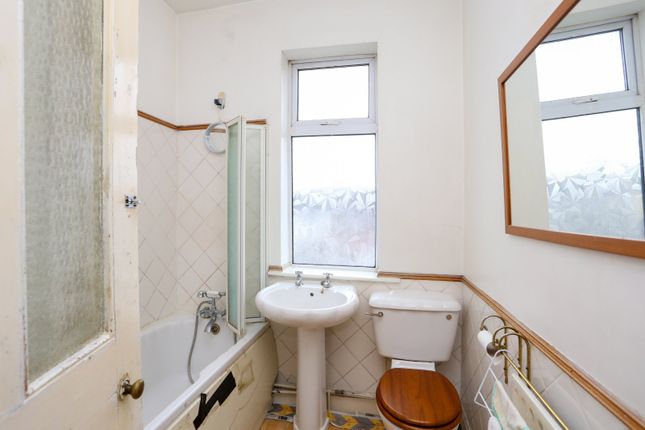 21, Melrose Avenue, Mitcham photo 5