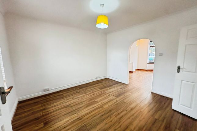 81, Littleworth, Forest Town, Mansfield photo 4