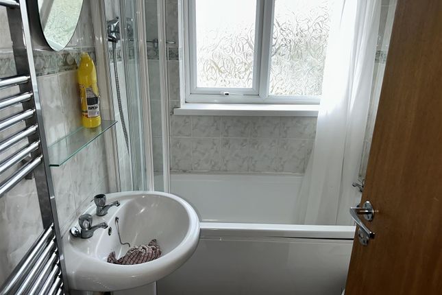11, Bannatyne Close, Manchester photo 4