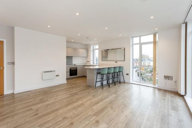 Flat to rent in Birch House, Sycamore Avenue