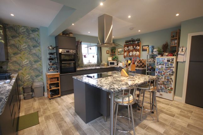 15 Trevarrick Road, St. Austell photo 4