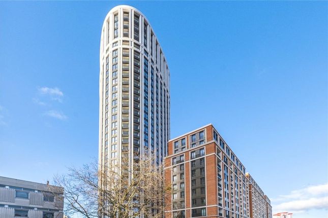 Thumbnail Flat to rent in Westmark Tower, West End Gate, Marylebone, London