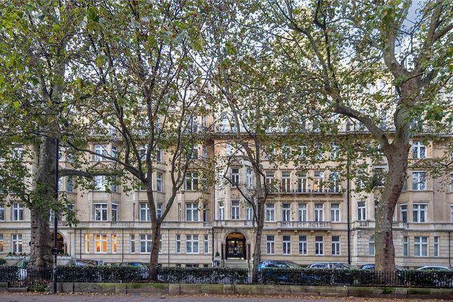 Flat for sale in Marylebone Road, Regent's Park, London