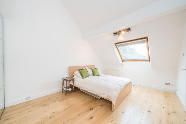 58, Mallard Place, Strawberry Hill photo 4