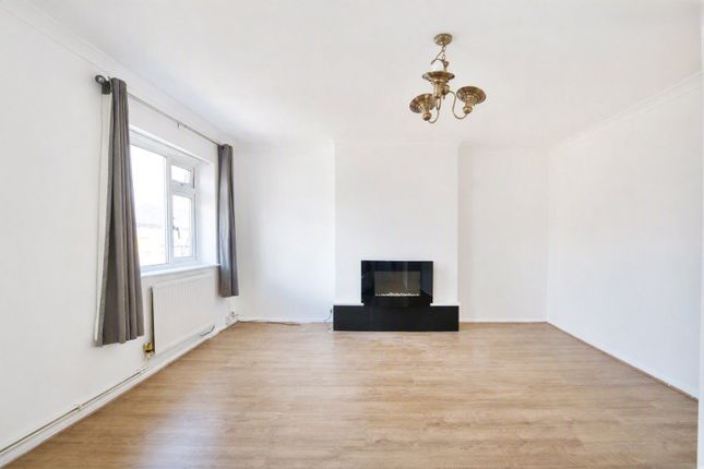 111, Ambleside Avenue, Hornchurch photo 4