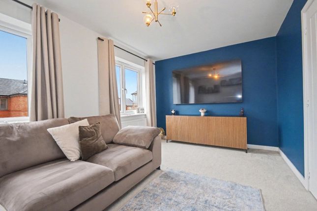 20, Staithes Drive, West Yorkshire photo 4