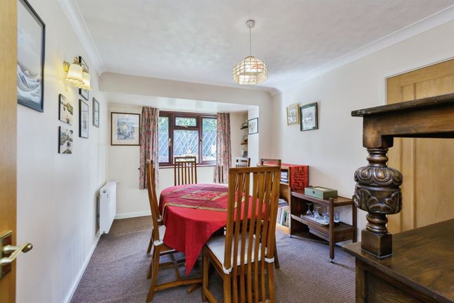 7, Greenwich Close, Leicester photo 4