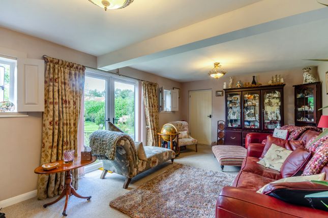 Bay Tree Cottage,, The Bar, Newark photo 4