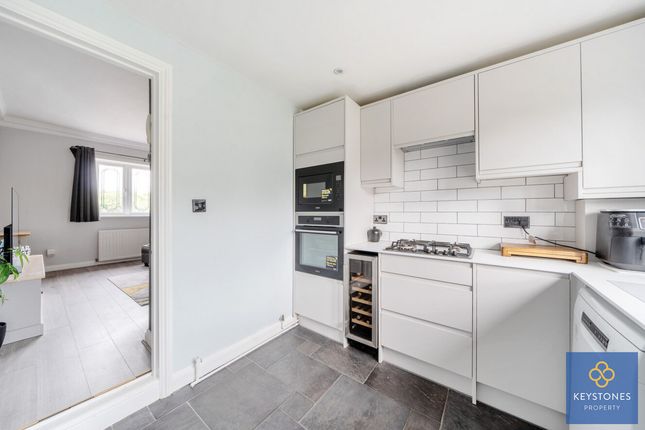 Flat for sale in Stapleford Abbotts, Essex