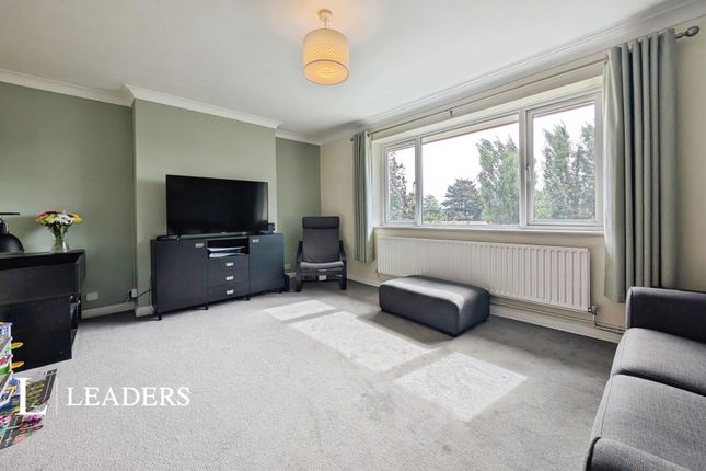 33, Meadway Court, Worthing photo 2