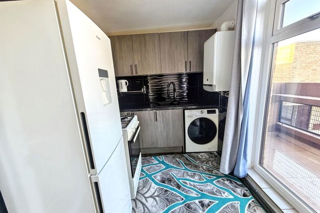 74, Neville Court, Washington photo 2