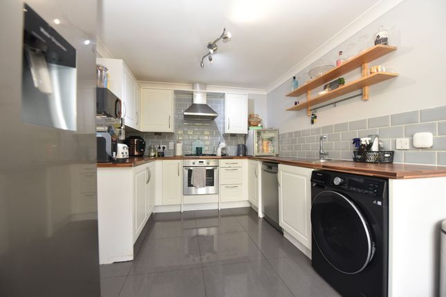 126 Stone Hill, St. Neots photo 4