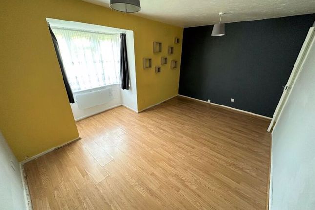Studio to rent in Rabournmead Drive, Northolt