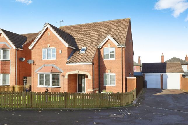 Thumbnail Detached house for sale in Hollymount, Retford