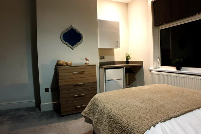Room 4, 87, Alexander Road, Birmingham photo 2