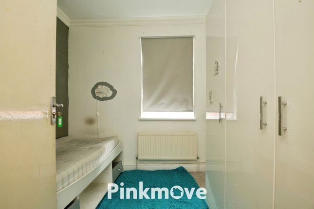 23, Risca Road, Newport photo 3