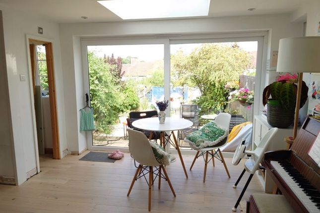 35, Sherwood Road, Coulsdon photo 3
