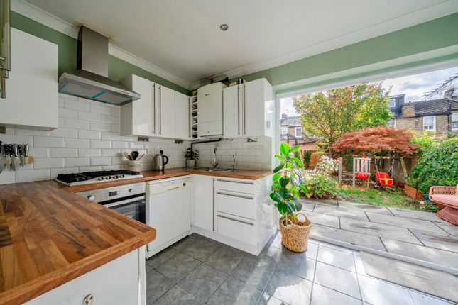 Meadow Road, London photo 3