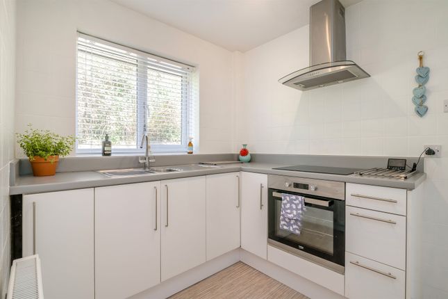 5, Chaucer Way, Osbaston, Monmouth photo 2
