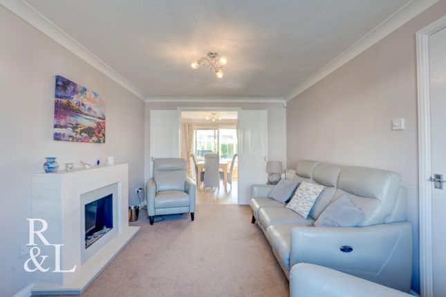 31, Blackthorn Way, Swadlincote photo 4