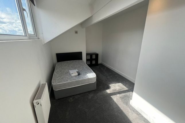 27, Sowood Street, West Yorkshire photo 5