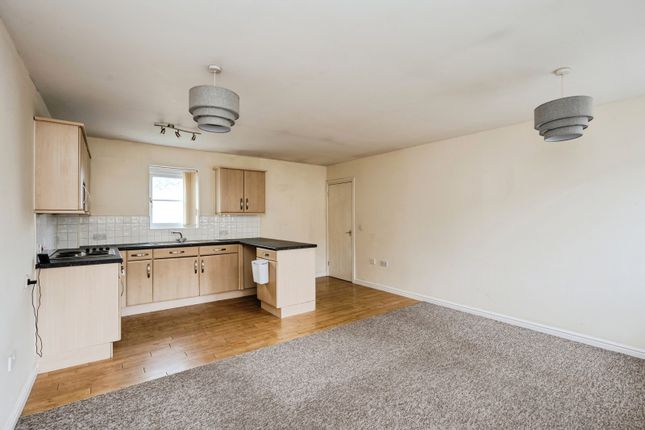 8, Six Mills Avenue, Swansea photo 4
