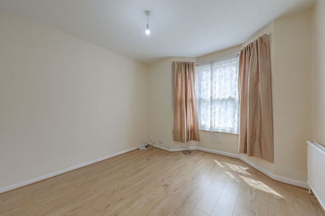 231 Leahurst Road, Hither Green photo 2
