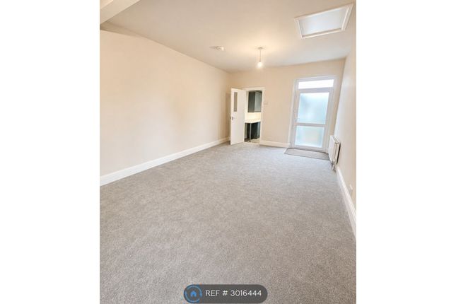A Kingsway, KirkbyInAshfield, Nottingham photo 2