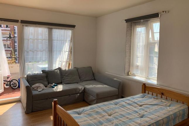 Thumbnail Flat to rent in Clarence Way, London