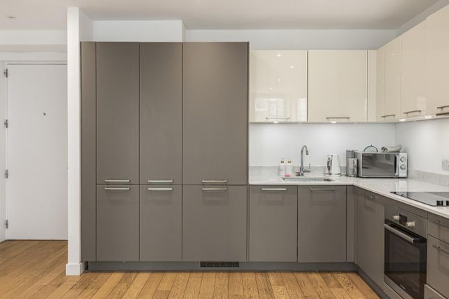 Kitchen Main.Jpg