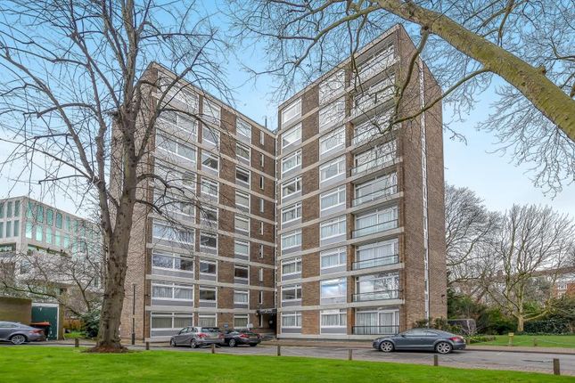 Flat to rent in Park Close, Ilchester Place, Kensington
