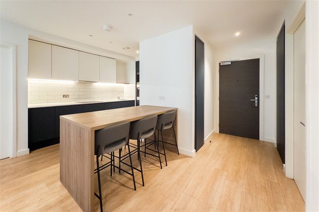 3, Bed - Circle Square, Manchester photo 3