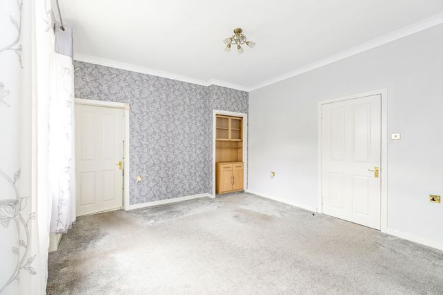 2/1, Hawkhill Avenue, Lochend, Edinburgh photo 4