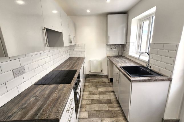 2, Welland Drive, Stourbridge photo 2