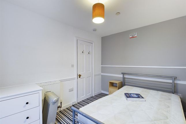Terraced house to rent in Charles Street, Brighton