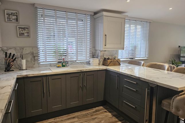 Flat 1 The Chilterns, Murray Avenue, Bromley photo 4