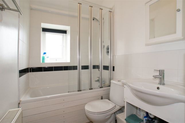 Terraced house for sale in Buxton Terrace, The Hollow, Holloway