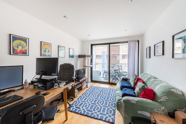 Flat to rent in Sarum Terrace, Bow Common Lane, London