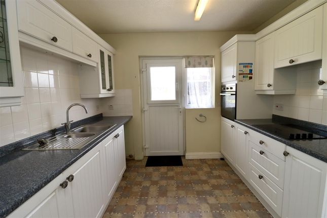 18, Springfield Estate, Holme-On-Spalding-Moor photo 3