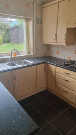 28, Bosworth Drive, Burton upon Trent photo 3