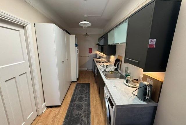 Room 3, Broadway, Didcot photo 2